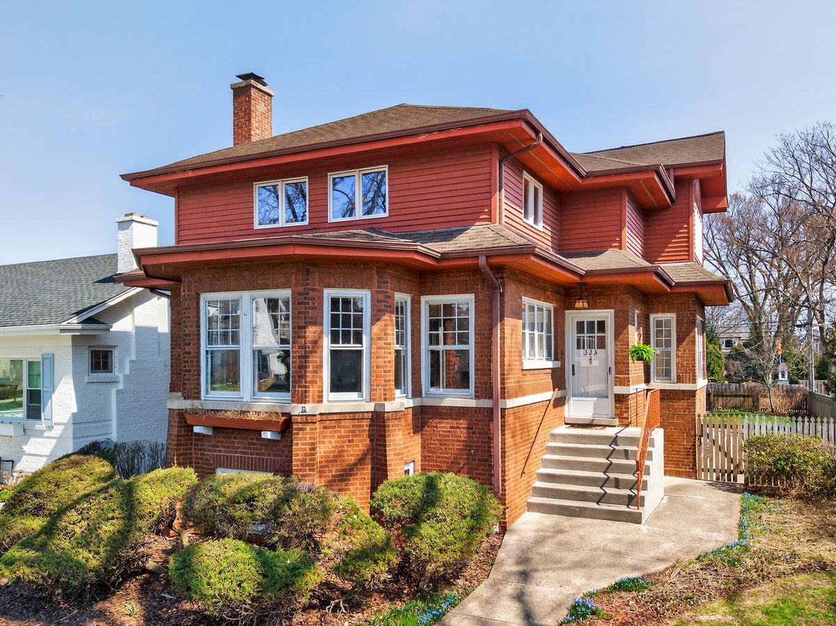 323 Prospect Avenue, Park Ridge, IL 60068