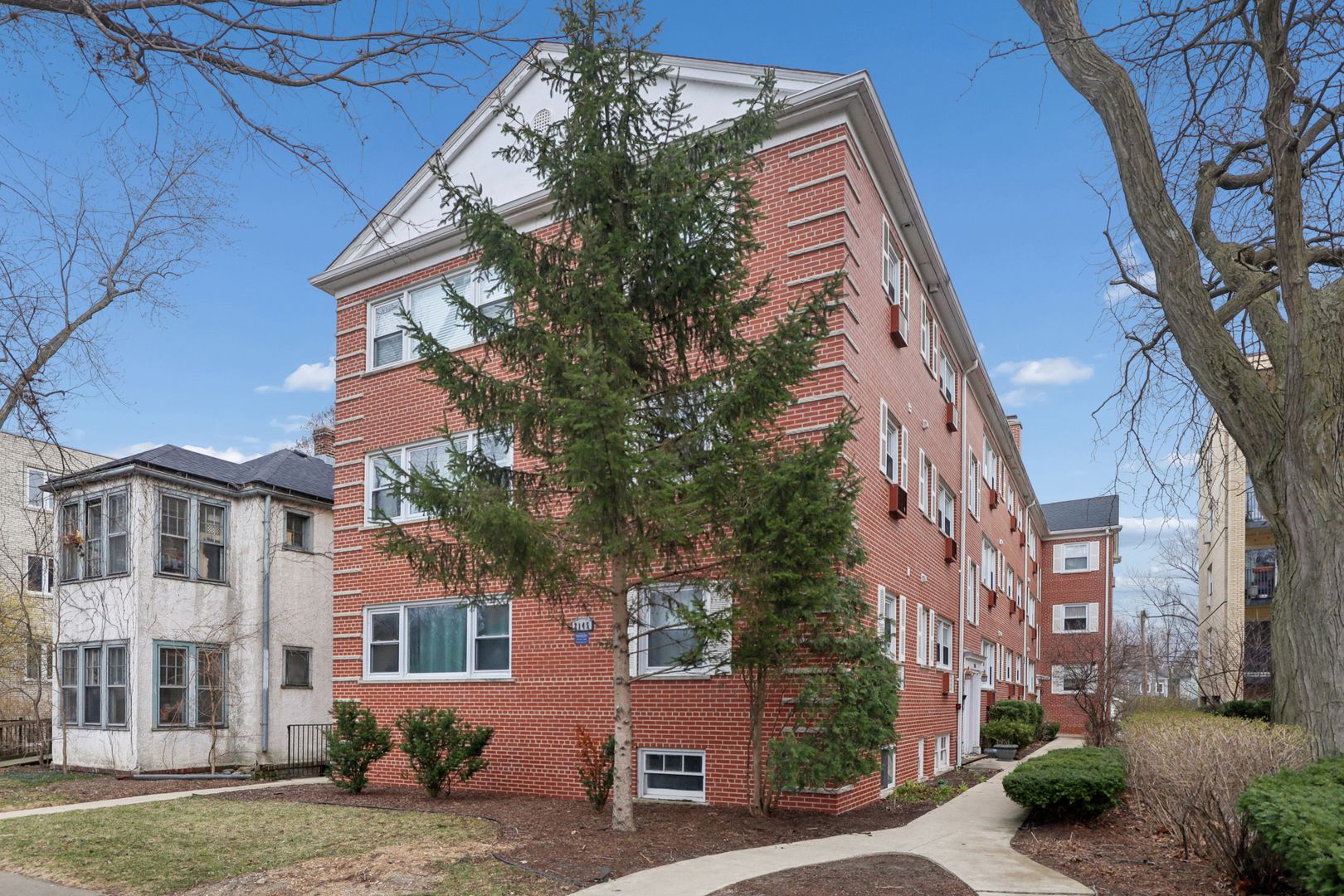 2147 Ridge Avenue #2D — Evanston, IL 60201