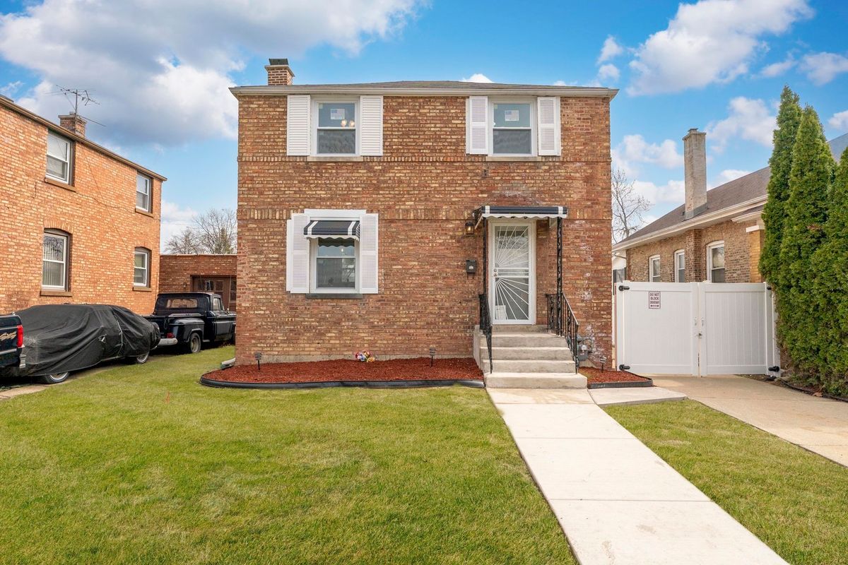 225 Marshall Avenue, Bellwood, IL 60104