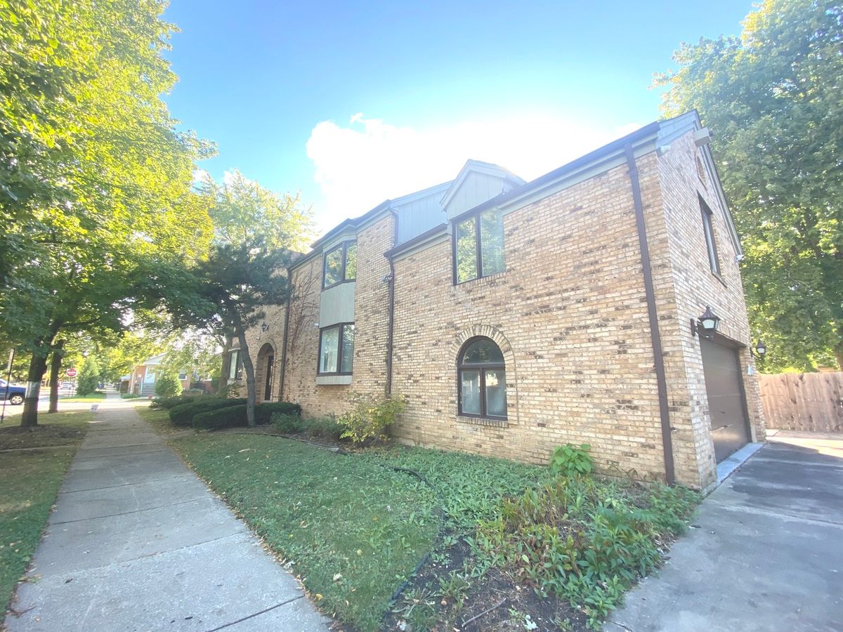 4956 Campbell Avenue, Chicago, IL 60632