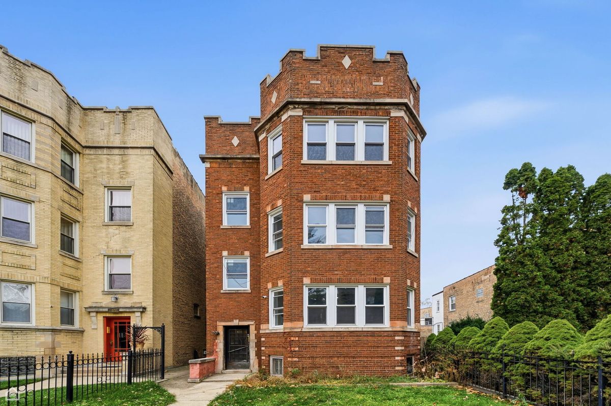 7824 Euclid Avenue, Chicago, IL 60649