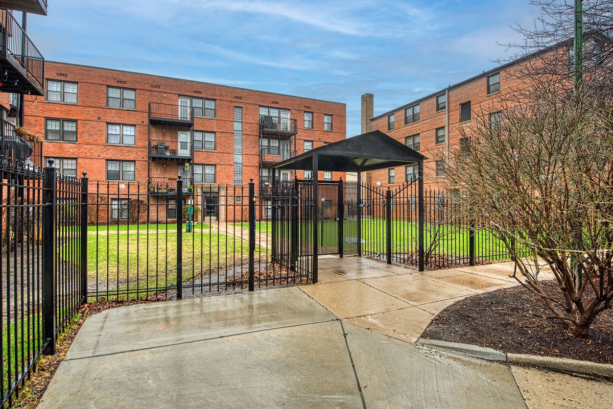 5232 Campbell Avenue, Chicago, IL 60625