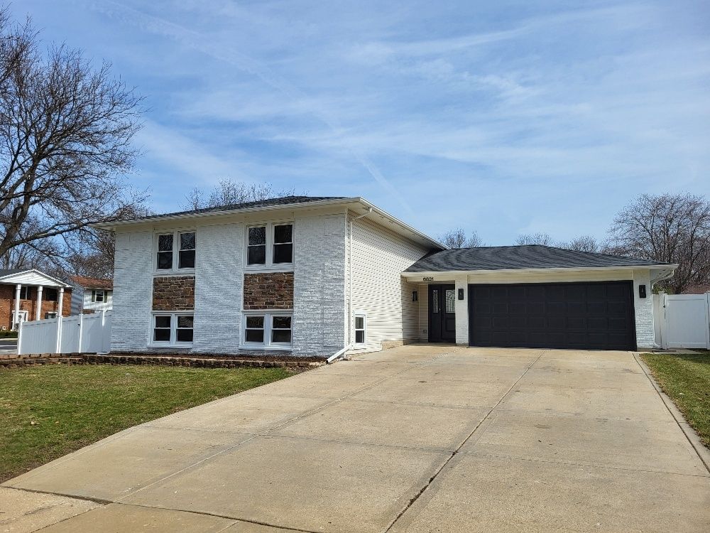 6831 Plymouth Road — Downers Grove, IL 60516