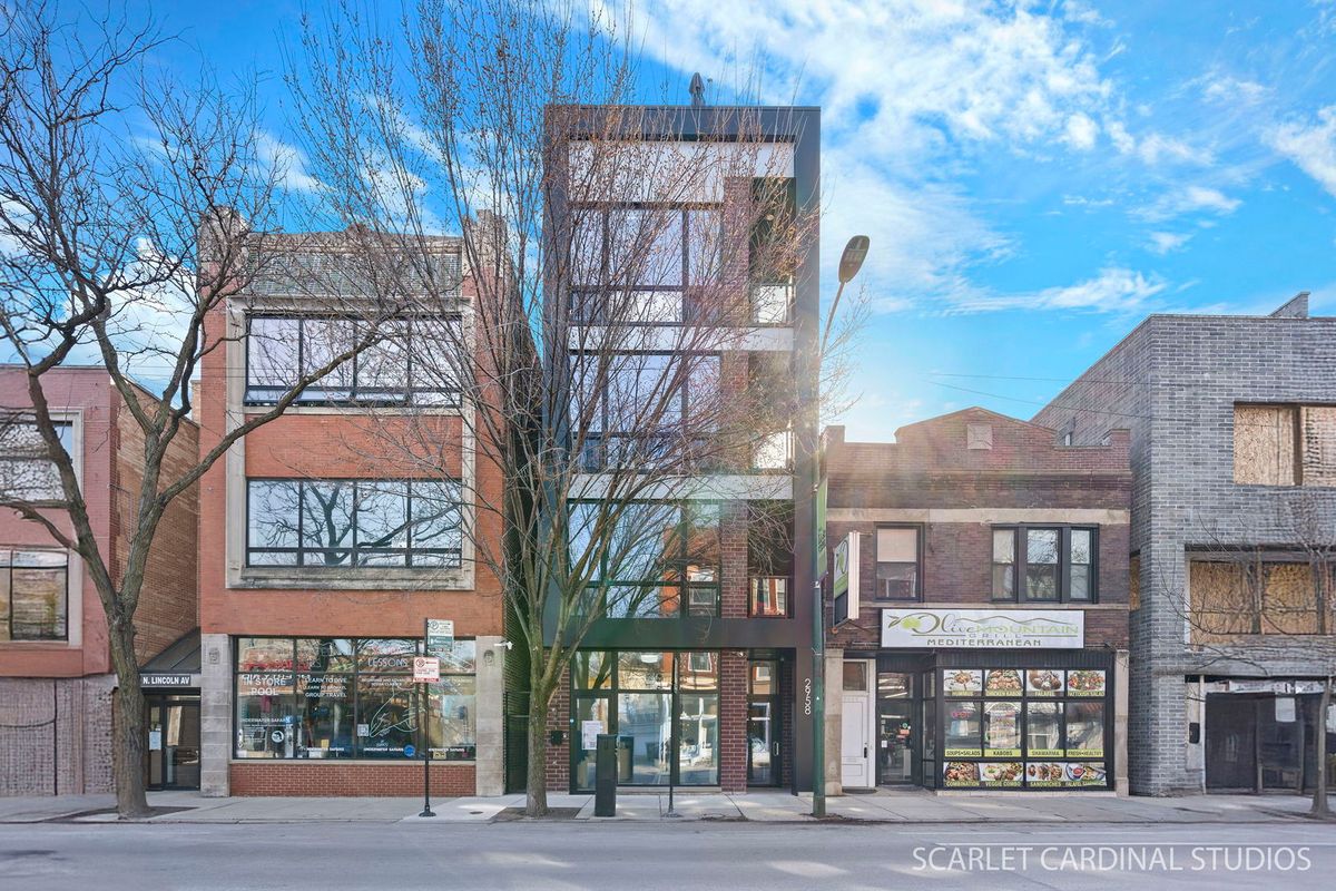 2956 Lincoln Avenue, Chicago, IL 60657