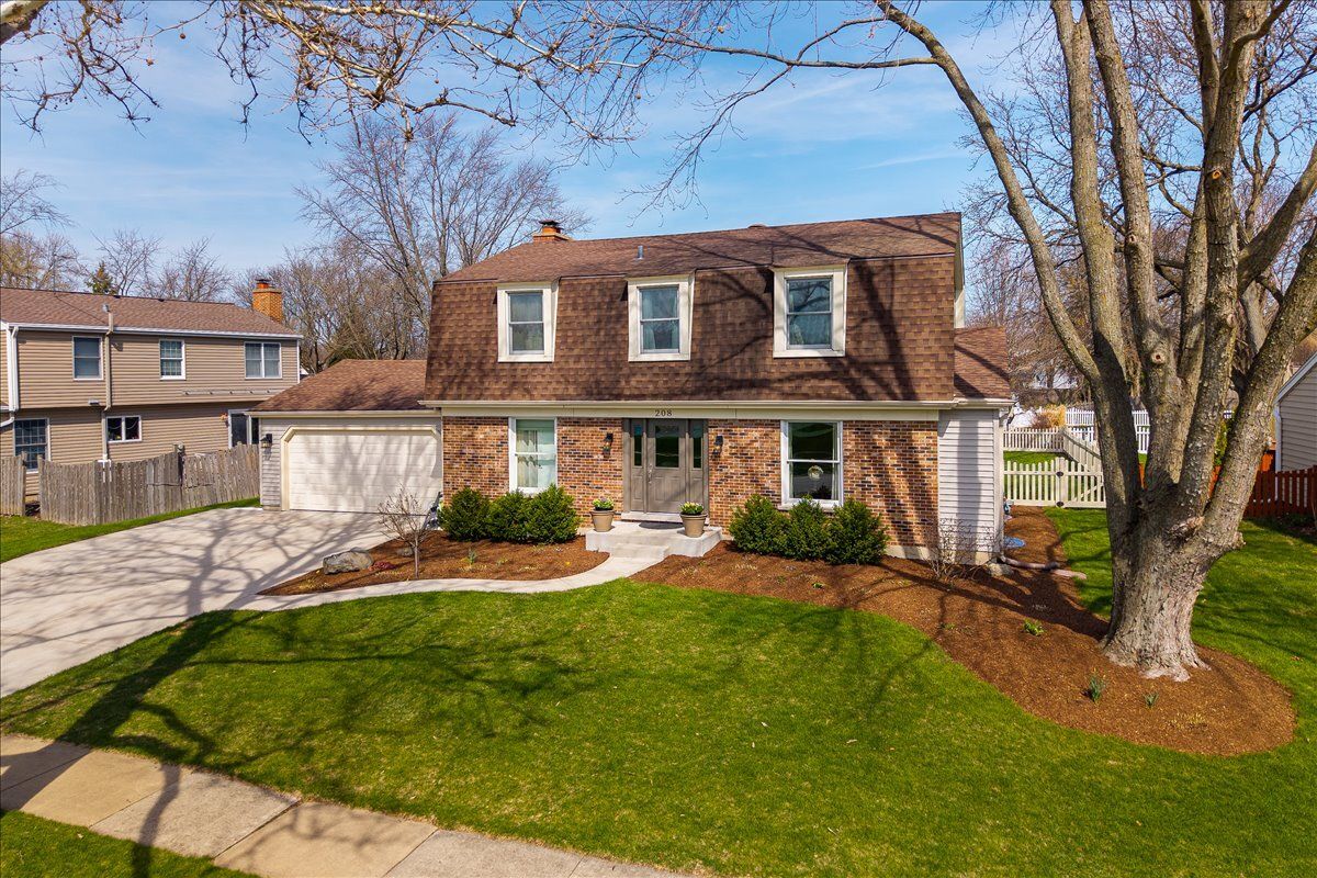 208 S Birchwood Drive — Naperville, IL 60540