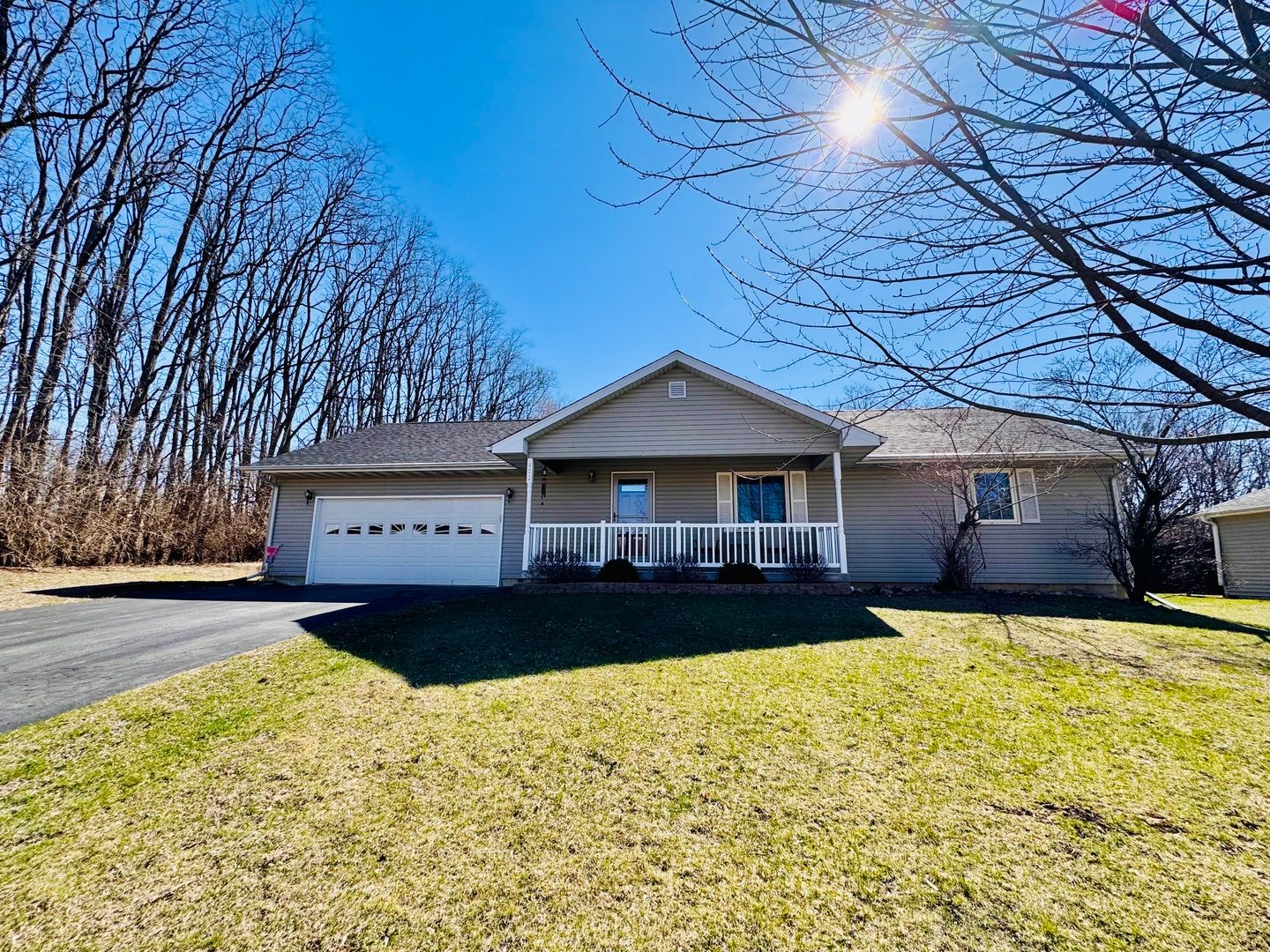 402 Woodside Place — Dixon, IL 61021