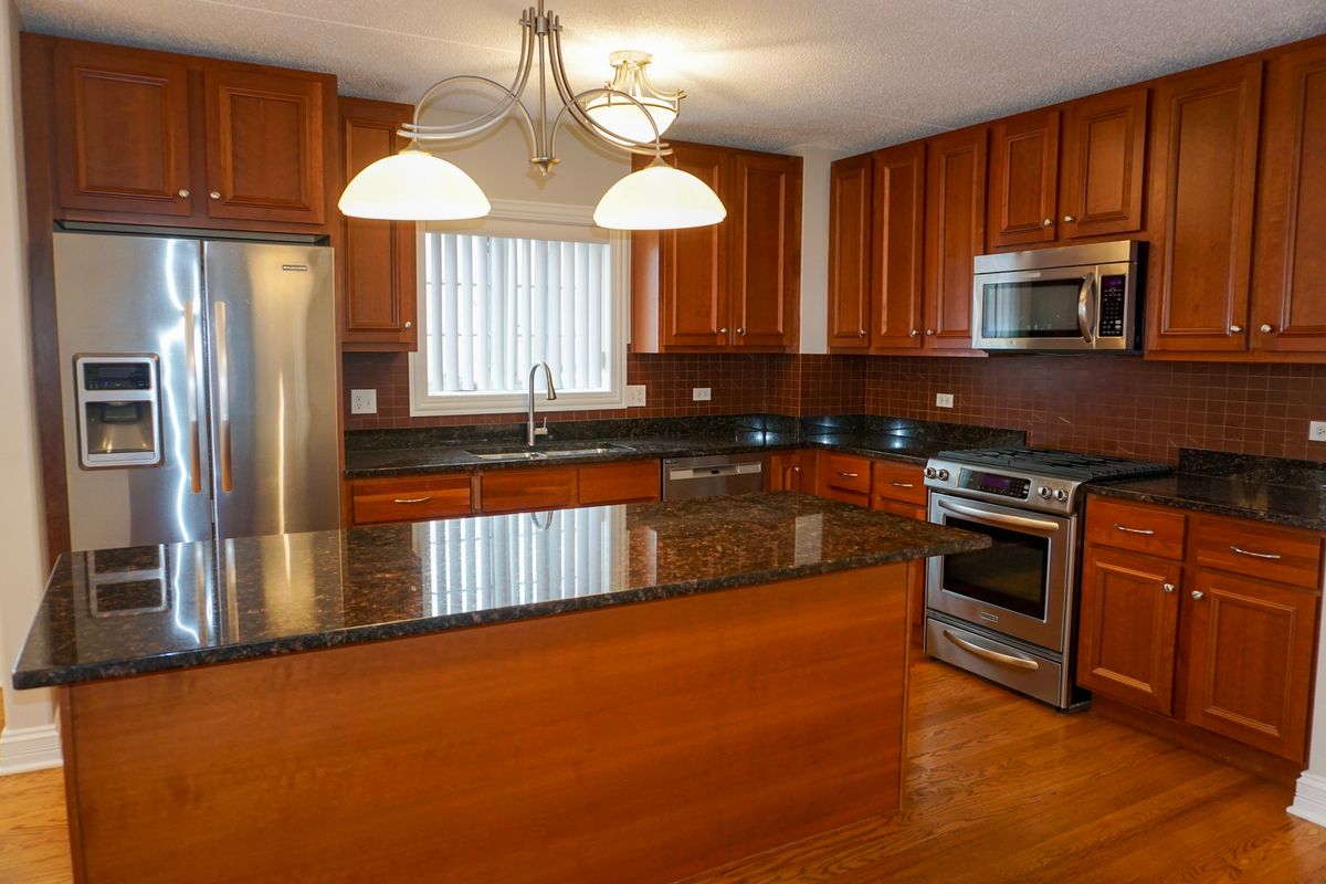 4811 Olcott Avenue, Harwood Heights, IL 60706