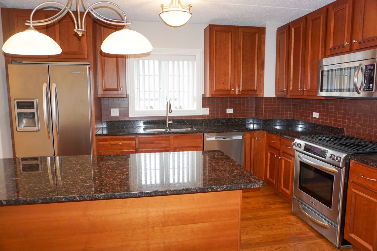 4811 Olcott Avenue, Harwood Heights, IL 60706