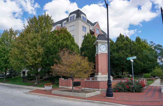 4811 N Olcott Avenue #515 — Harwood Heights, IL 60706