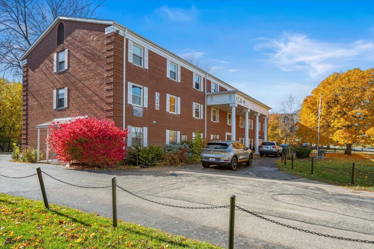 928 Hillcrest Drive, DeKalb, IL 60115