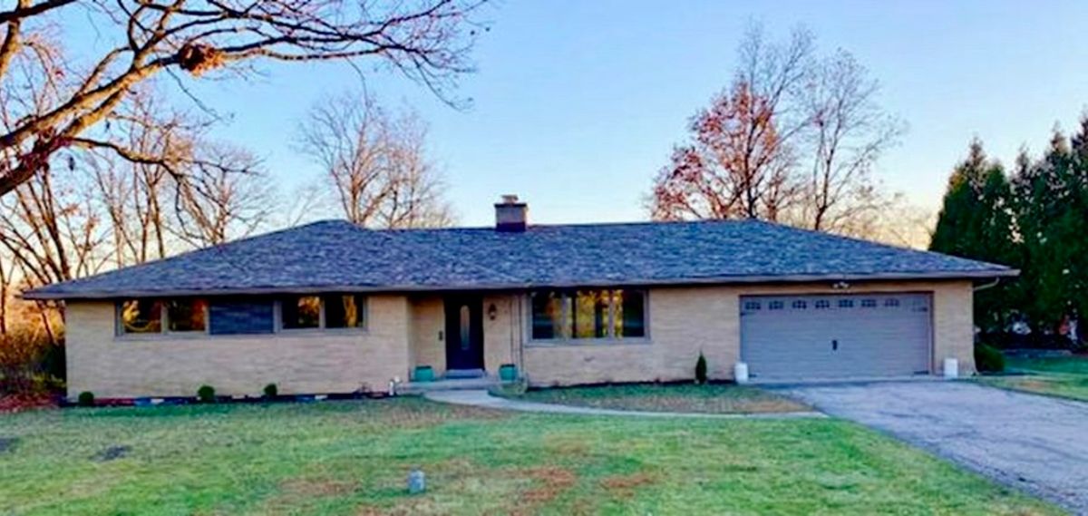 11 Woodridge Drive, Oak Brook, IL 60523