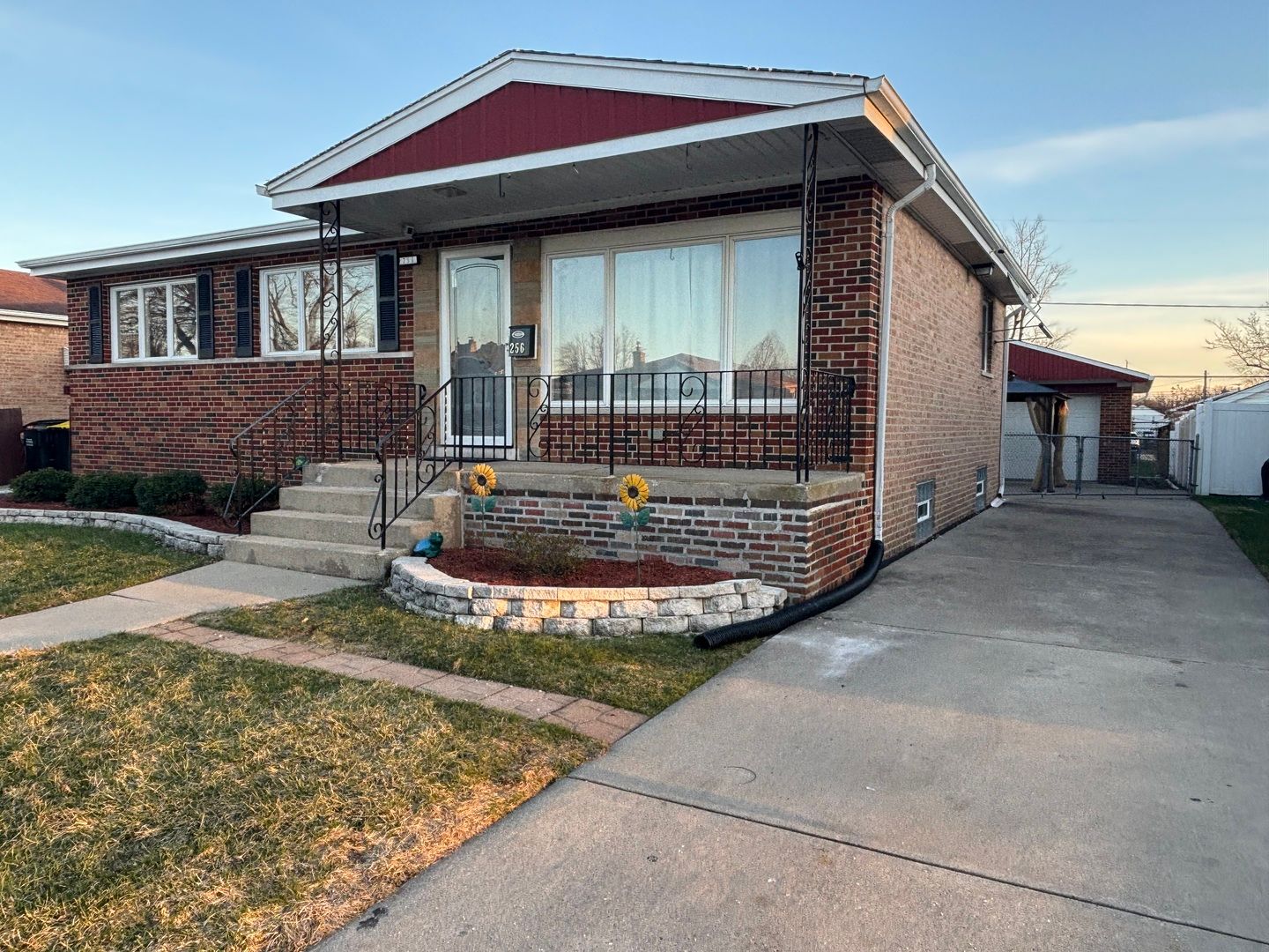 256 Maple Avenue — South Chicago Heights, IL 60411