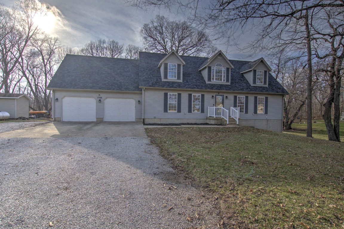 7795 Buttercup Road — Weldon, IL 61882