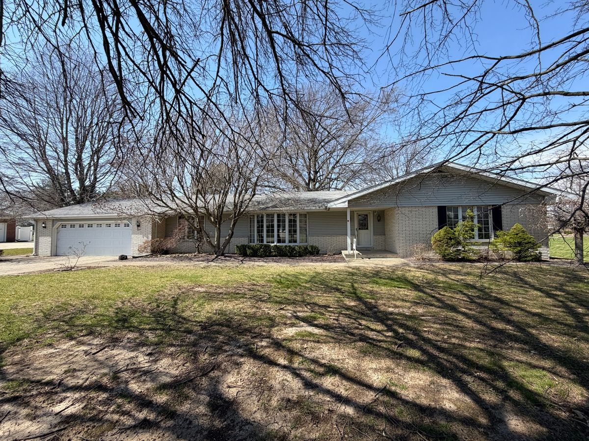 24 Country Club Road, Mattoon, IL 61938