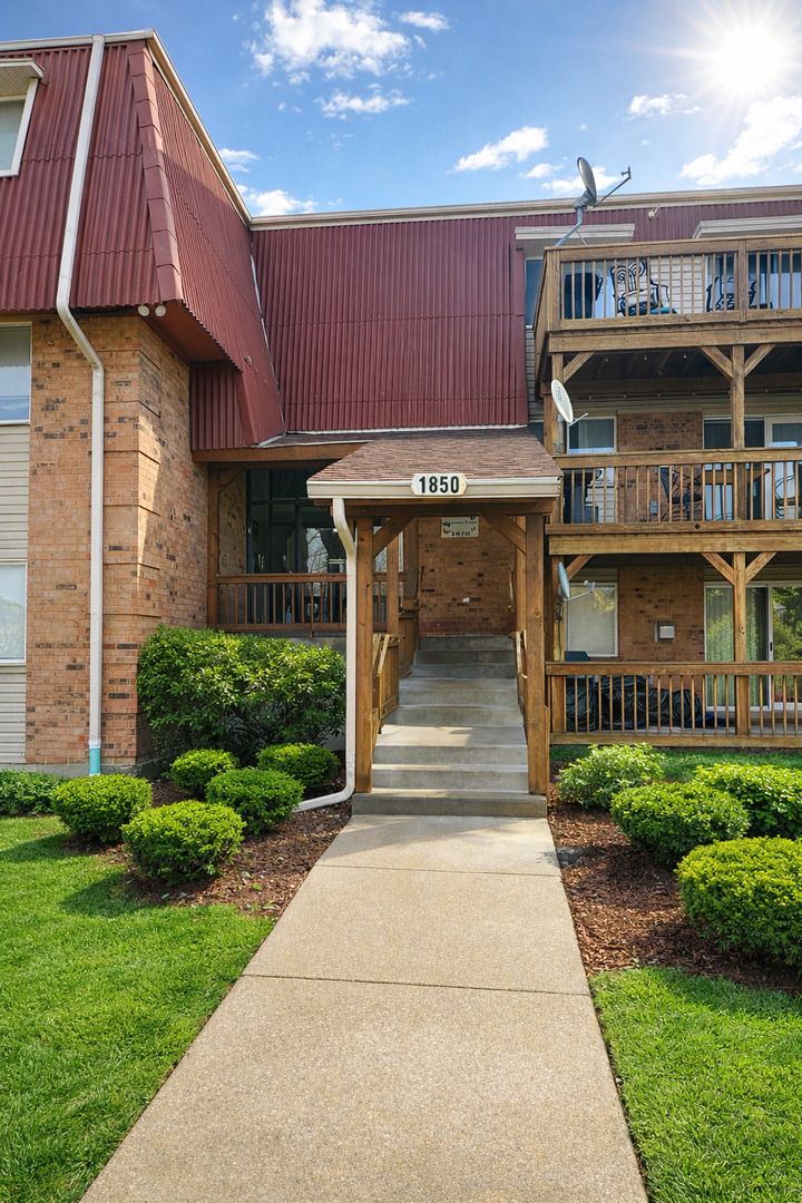 1850 Tall Oaks Drive #2204 — Aurora, IL 60505