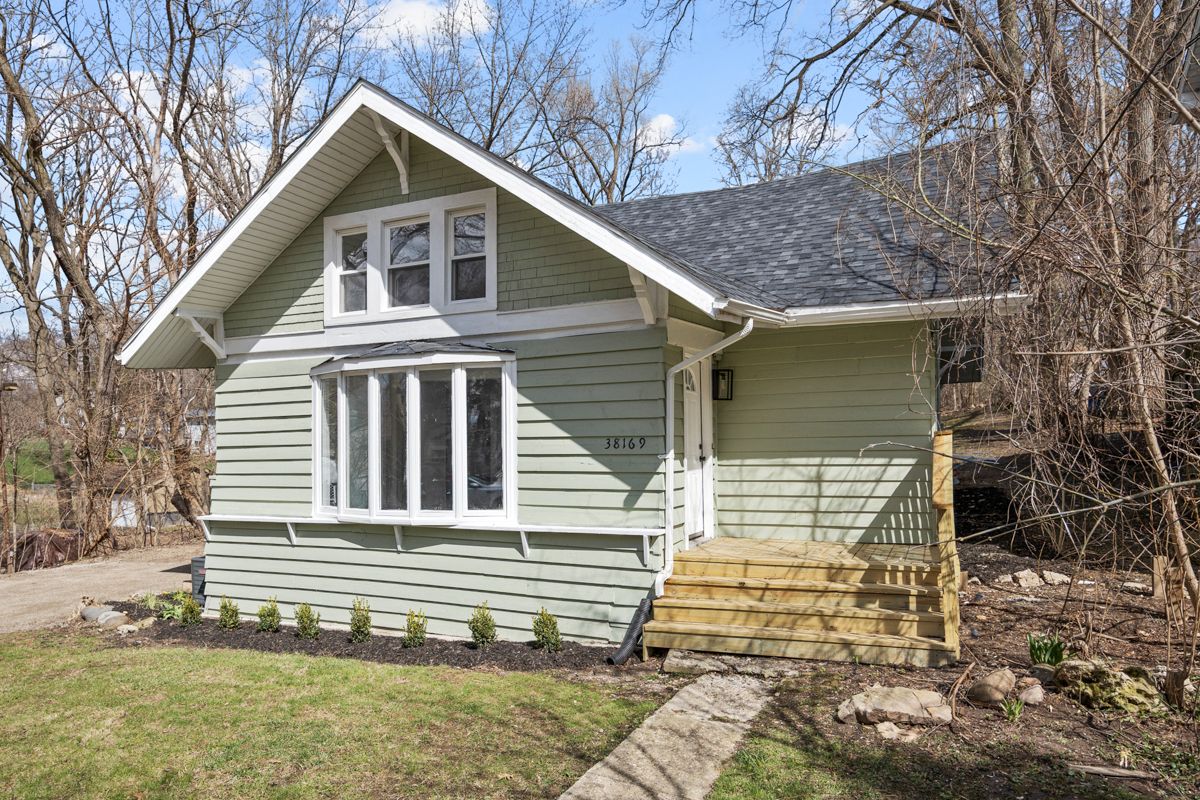 38169 N 3rd Avenue — Spring Grove, IL 60081