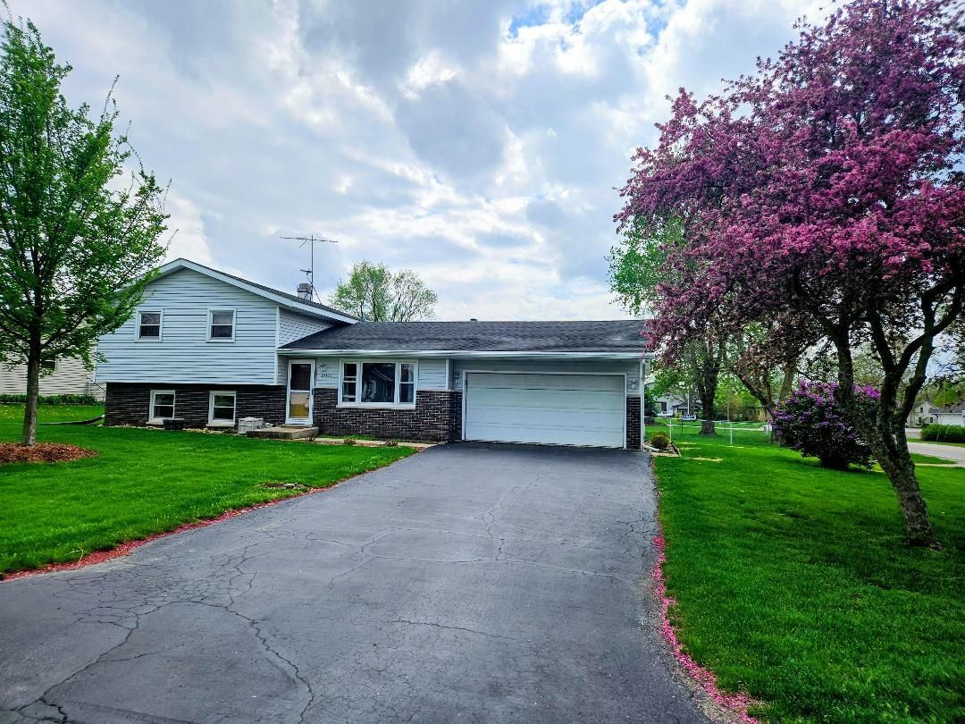 25155 W Elm Street — Channahon, IL 60410