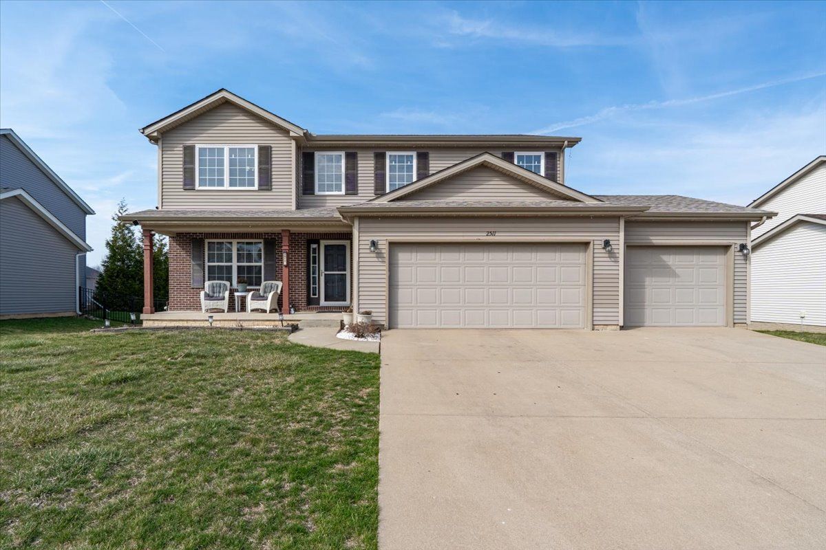 2511 Grey Fox Trail, Bloomington, IL 61705
