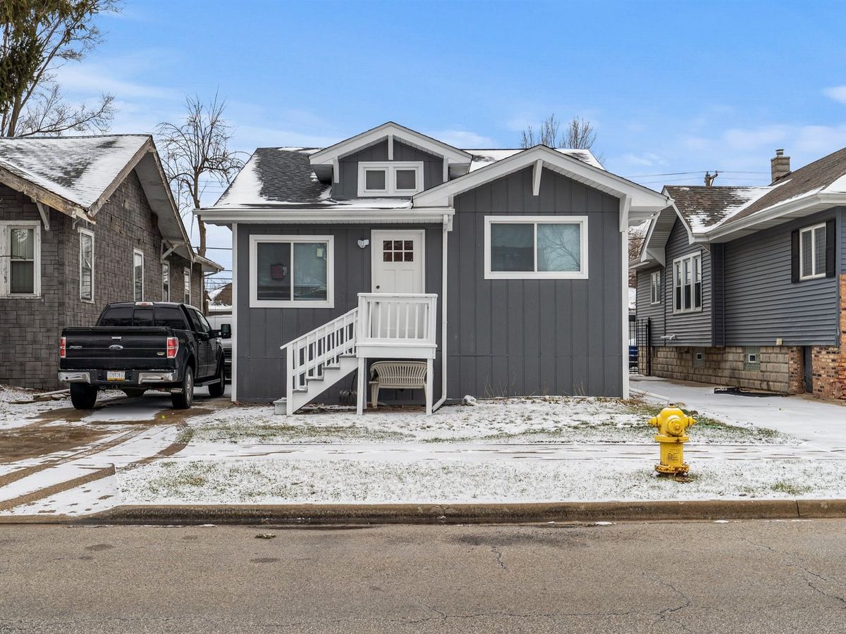 319 156th Place, Calumet City, IL 60409