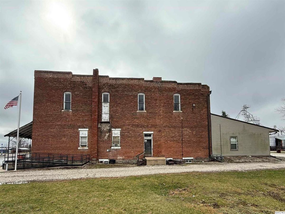 109-113 N Broad Street, Loraine, IL 62349