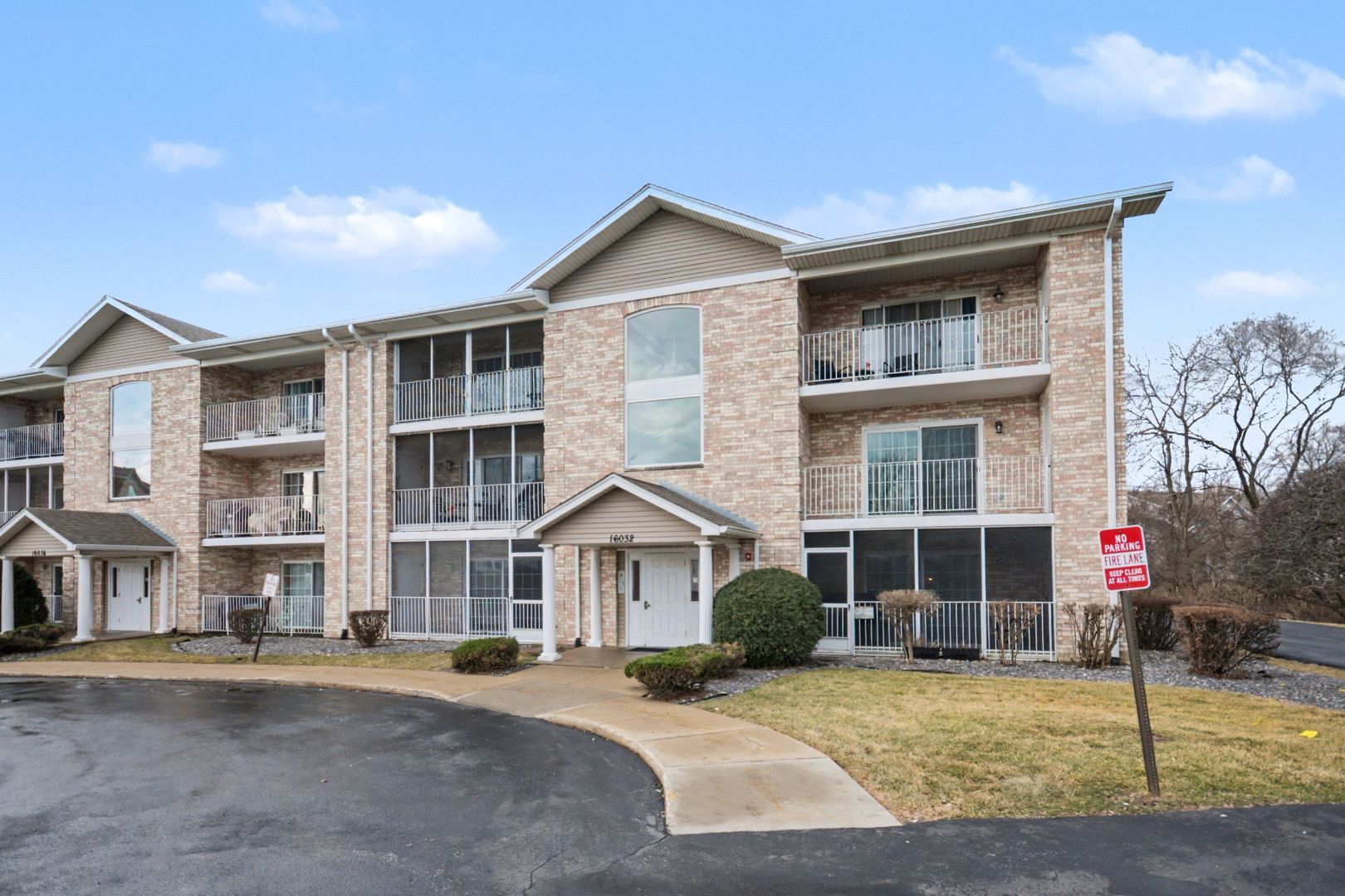 16032 Crystal Creek Drive #2B — Orland Park, IL 60462