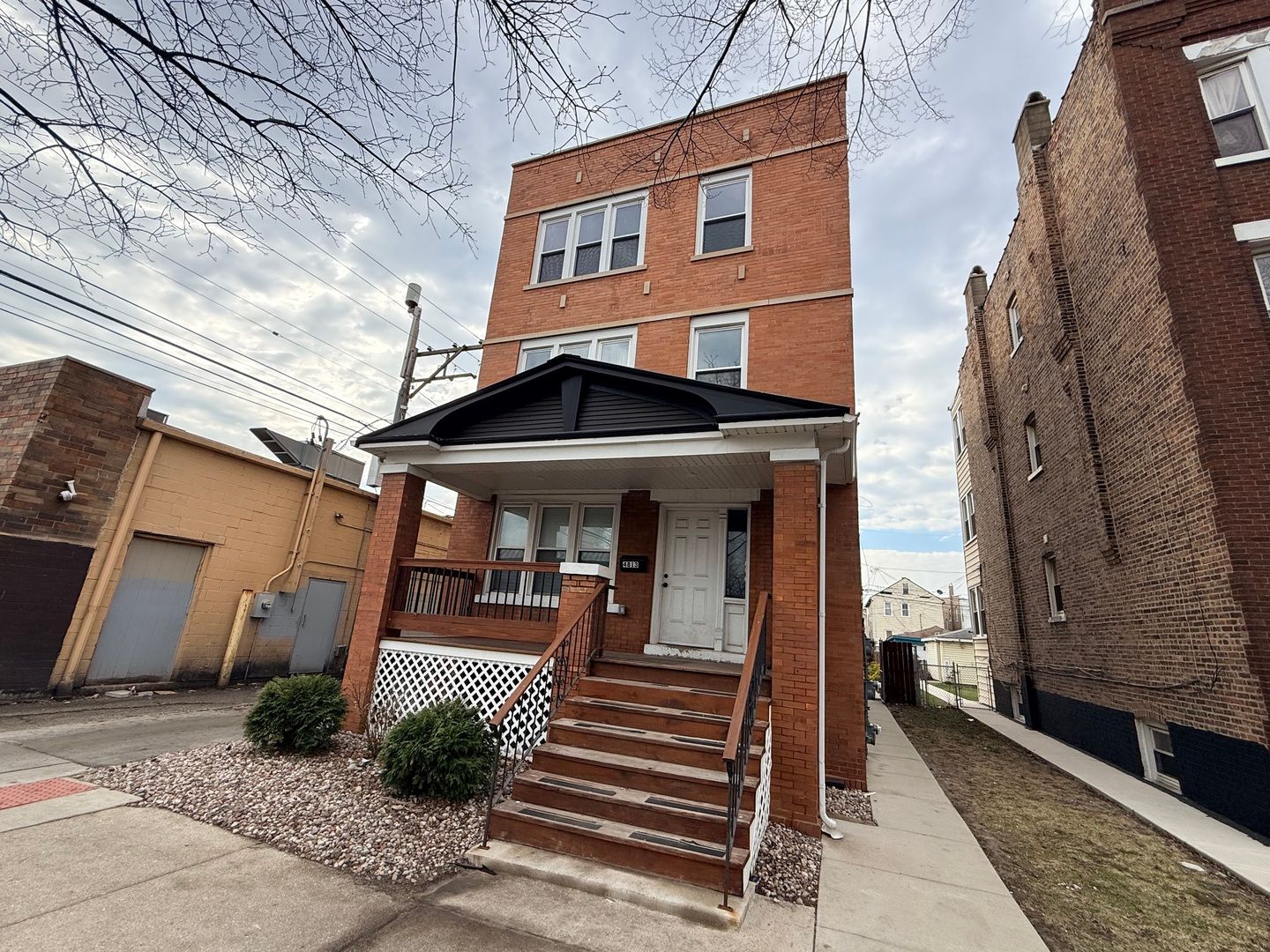 4813 W 22nd Place — Cicero, IL 60804