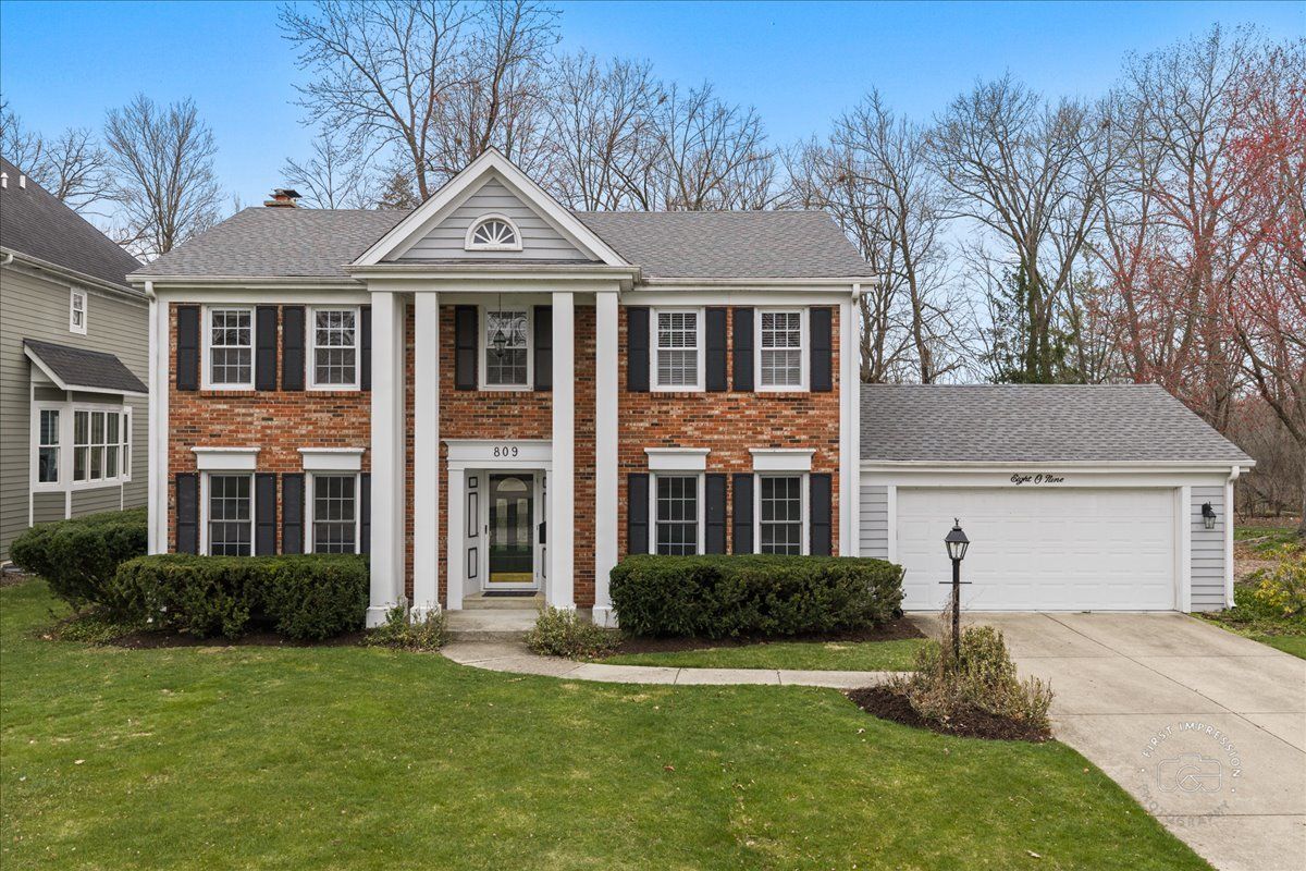 809 Heatherton Drive — Naperville, IL 60563
