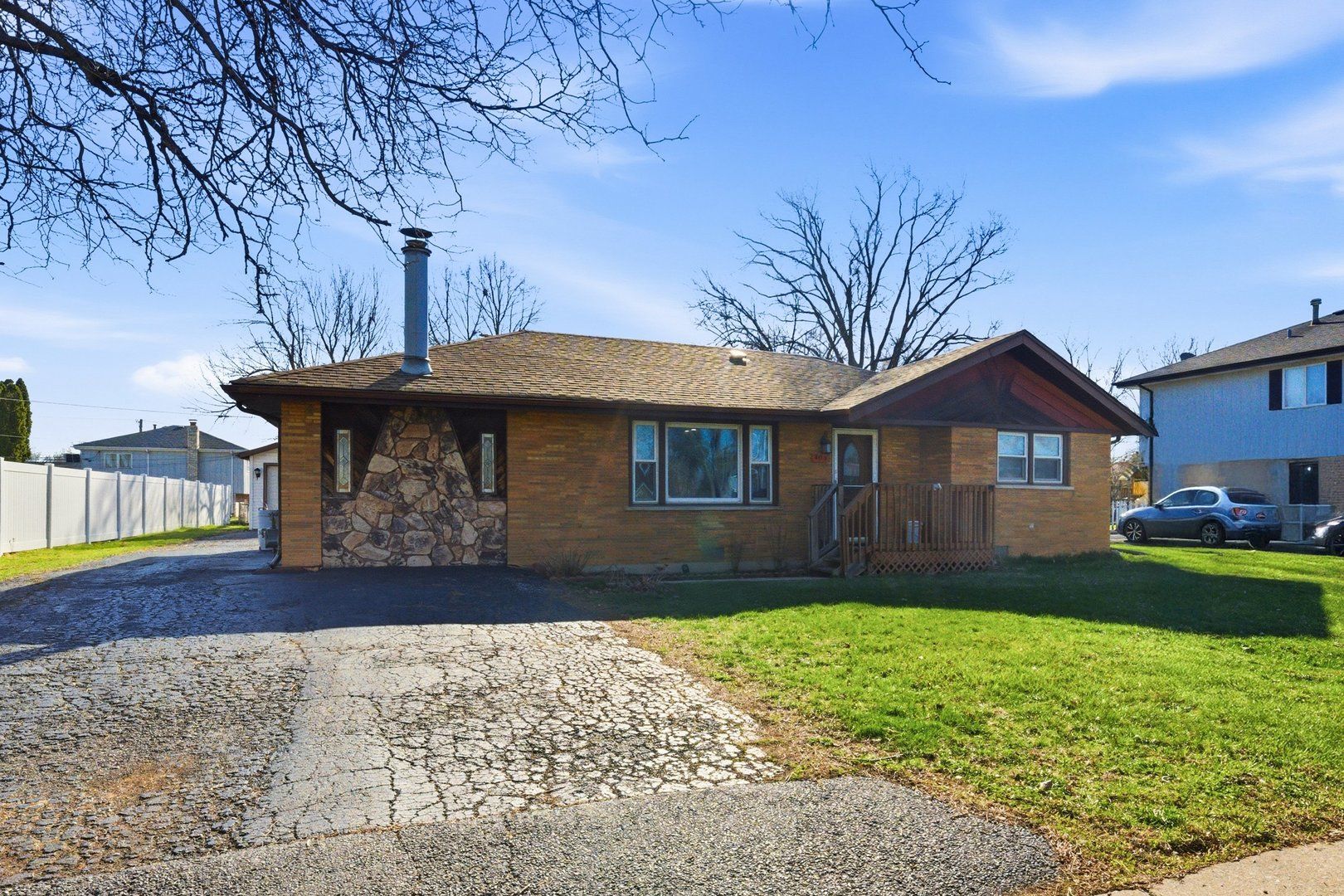 8325 LaPorte Avenue — Burbank, IL 60459