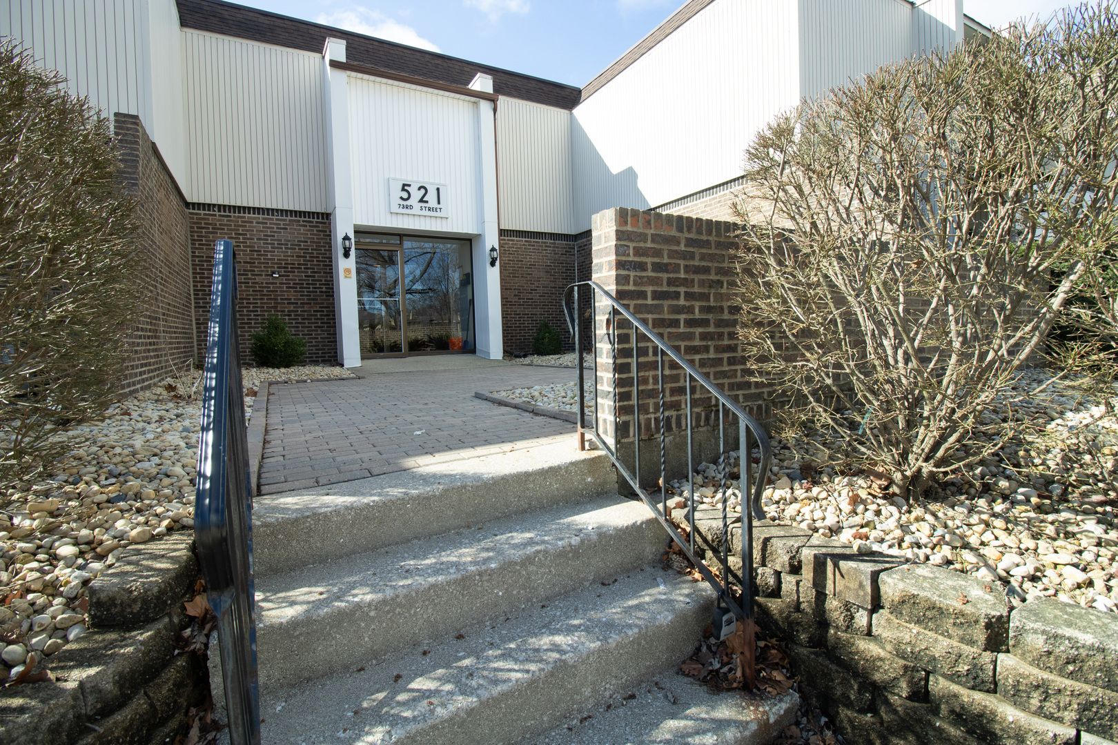 521 73RD Street #104 — Downers Grove, IL 60516