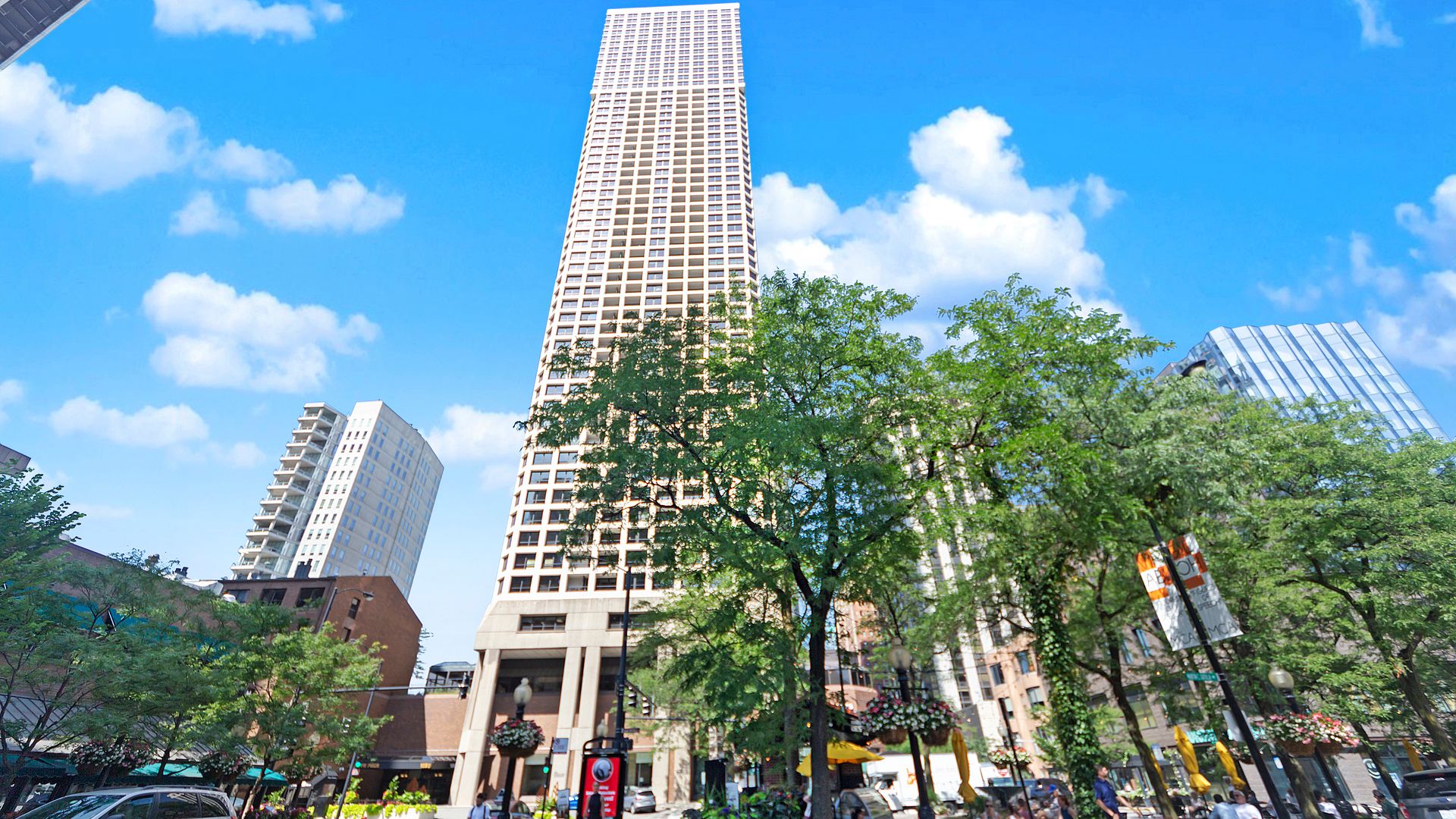 1030 STATE Street — Chicago, IL 60610