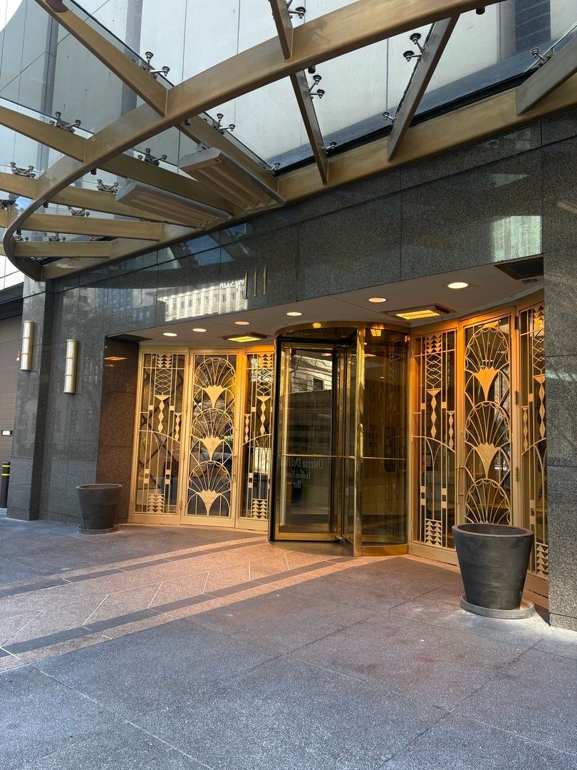 111 Chestnut Street, Chicago, IL 60611