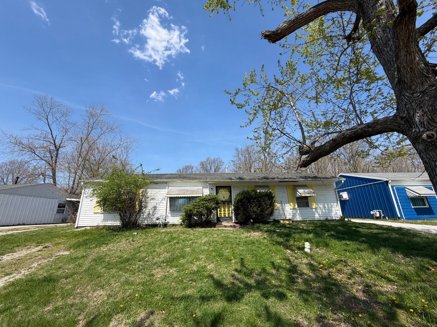 1305 Parkview Drive — Danville, IL 61832