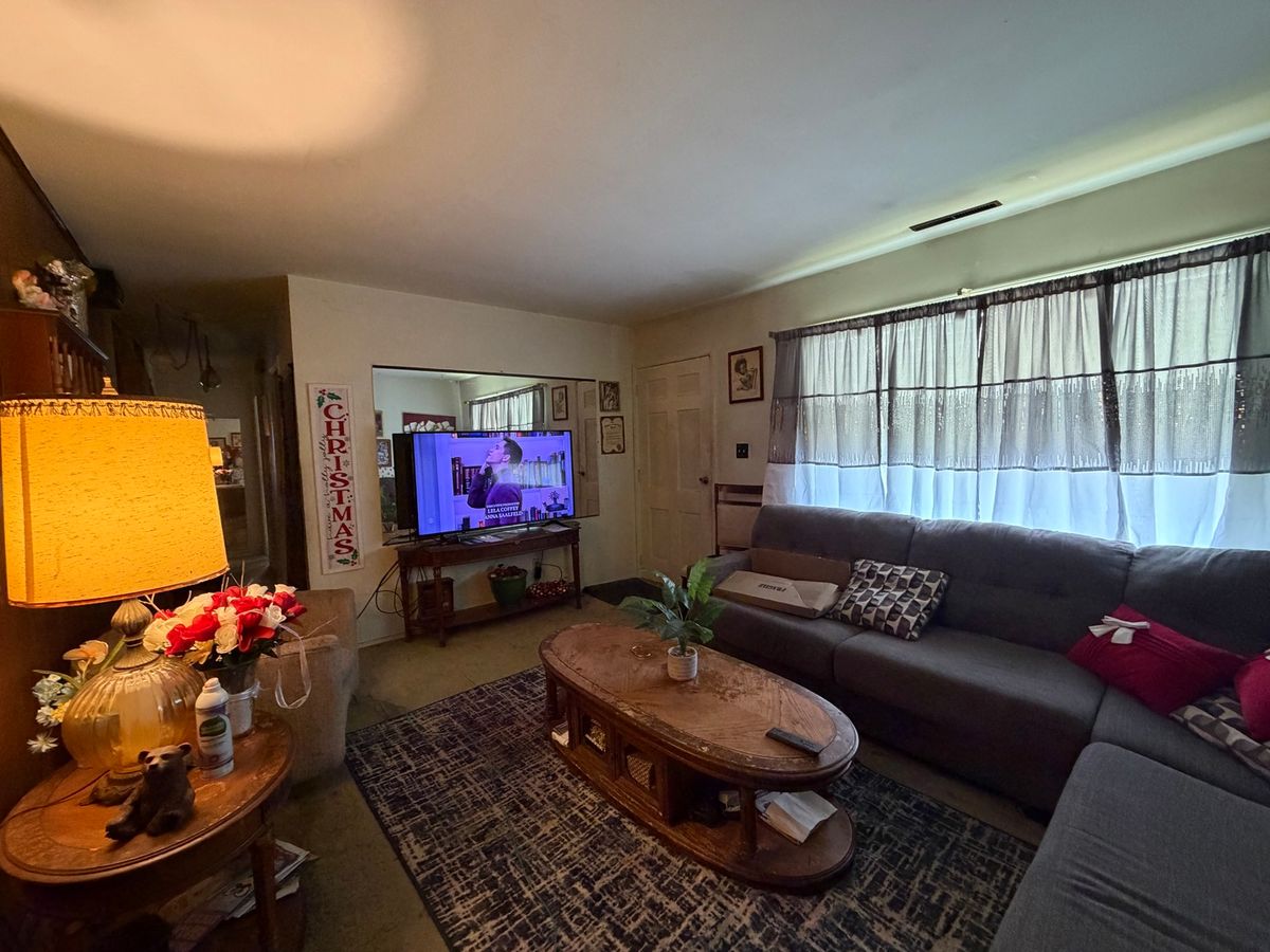 1305 Parkview Drive, Danville, IL 61832