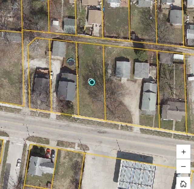 1209 W Market Street — Bloomington, IL 61701
