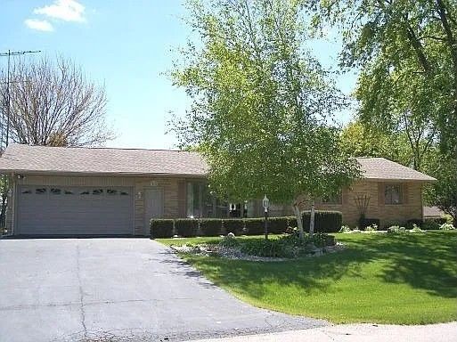 12628 Willow Lane, Genoa, IL 60135