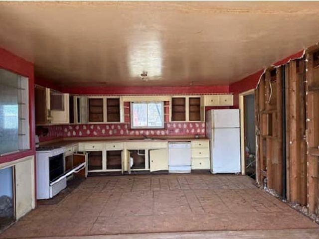 308 S 3rd Street, Brownstown, IL 62418