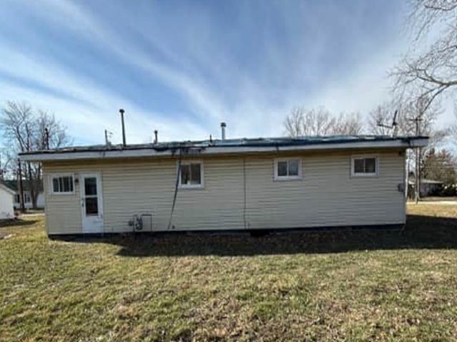 308 S 3rd Street, Brownstown, IL 62418