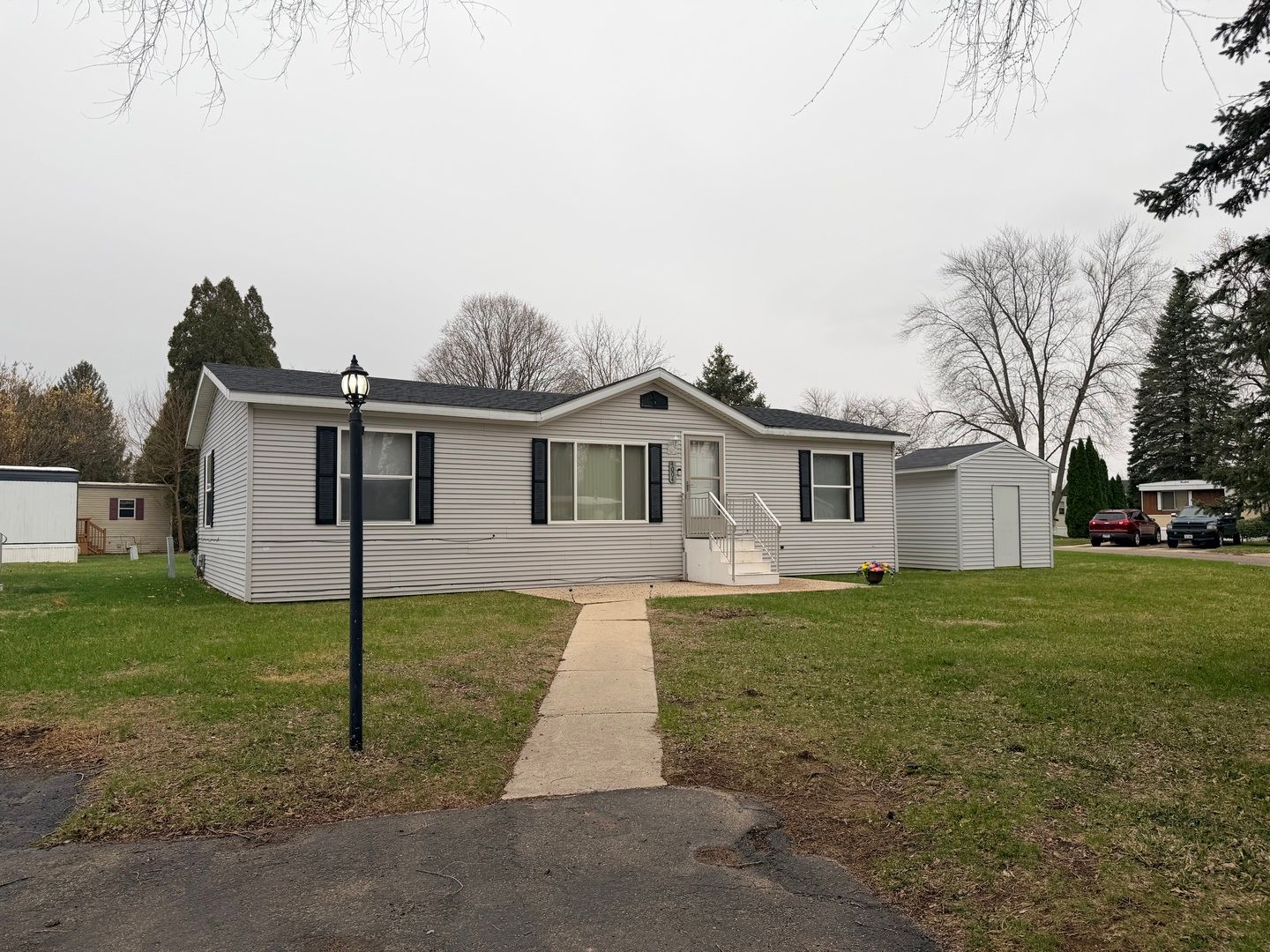 4004 Bluff Drive — Belvidere, IL 61008