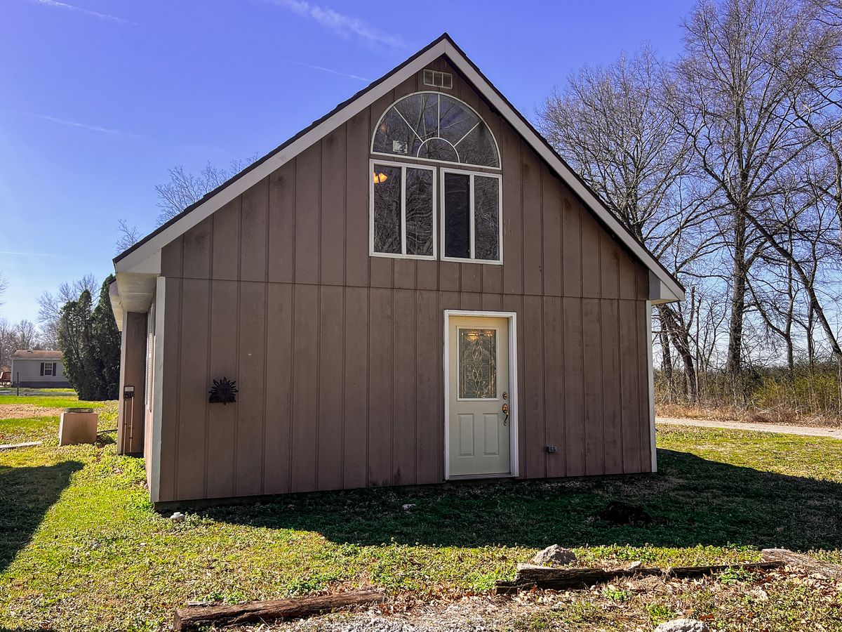 21604 Fox Drive, Carlyle, IL 62231