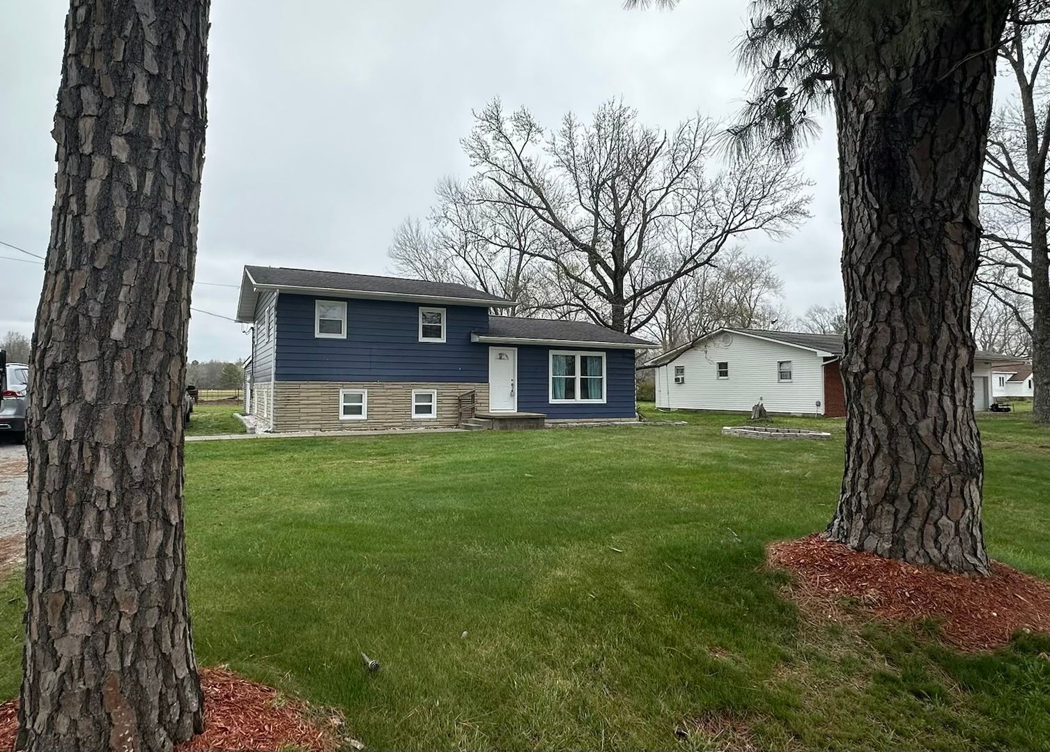 12945 Bowling Alley Road — Benton, IL 62812
