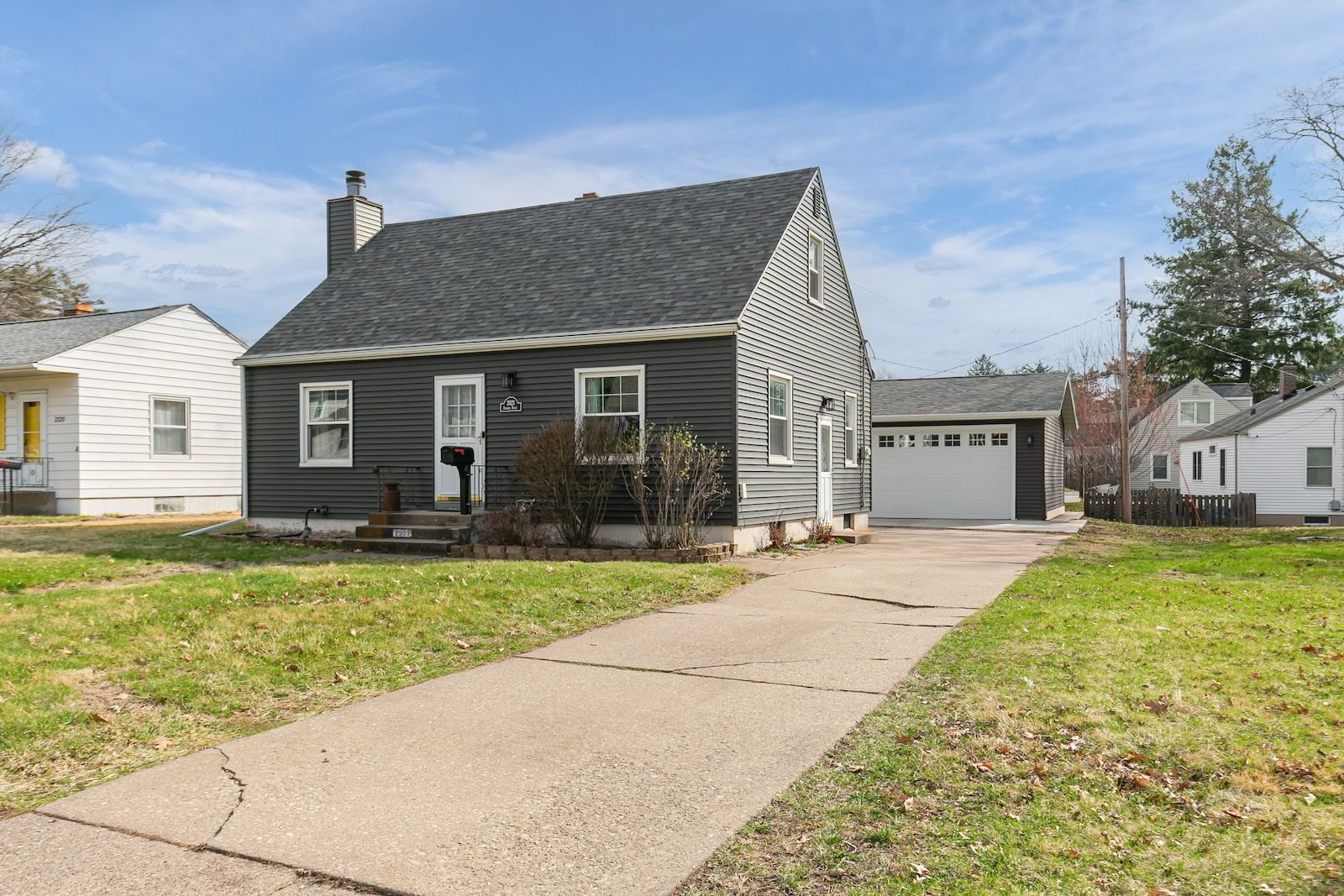 2323 Frances Place — Davenport, IA 52804