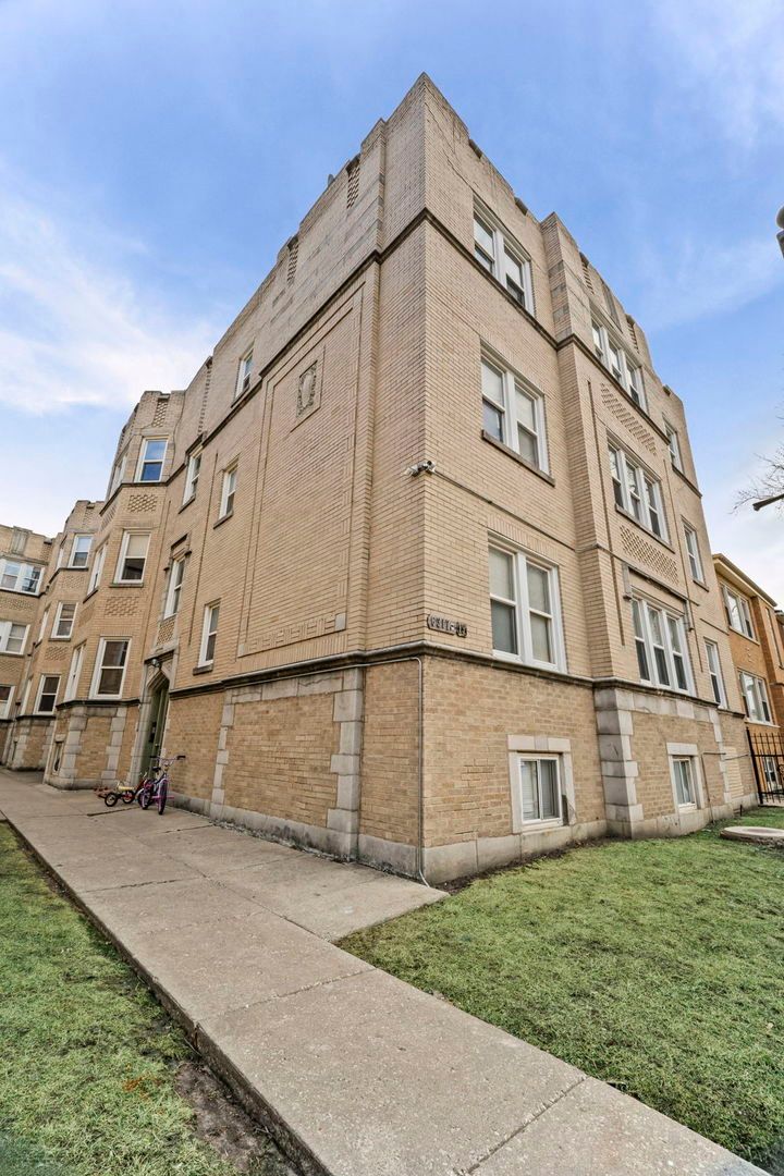 6319 N Sacramento Avenue #3E — Chicago, IL 60659