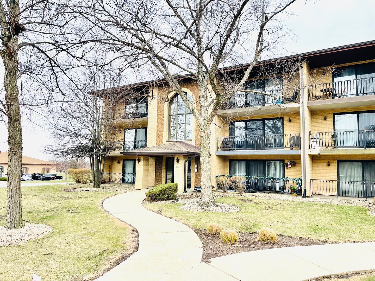 7301 Evergreen Drive #2B — Orland Park, IL 60462