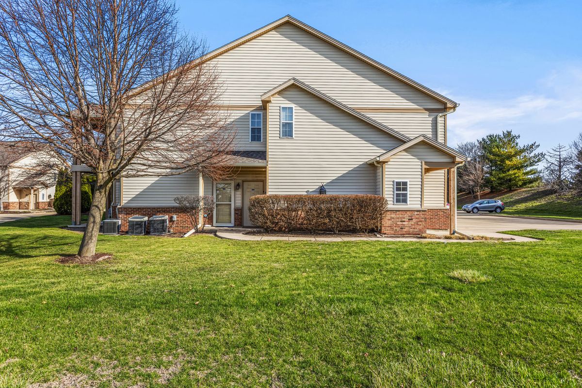 3604 Thornhill Drive, Champaign, IL 61822