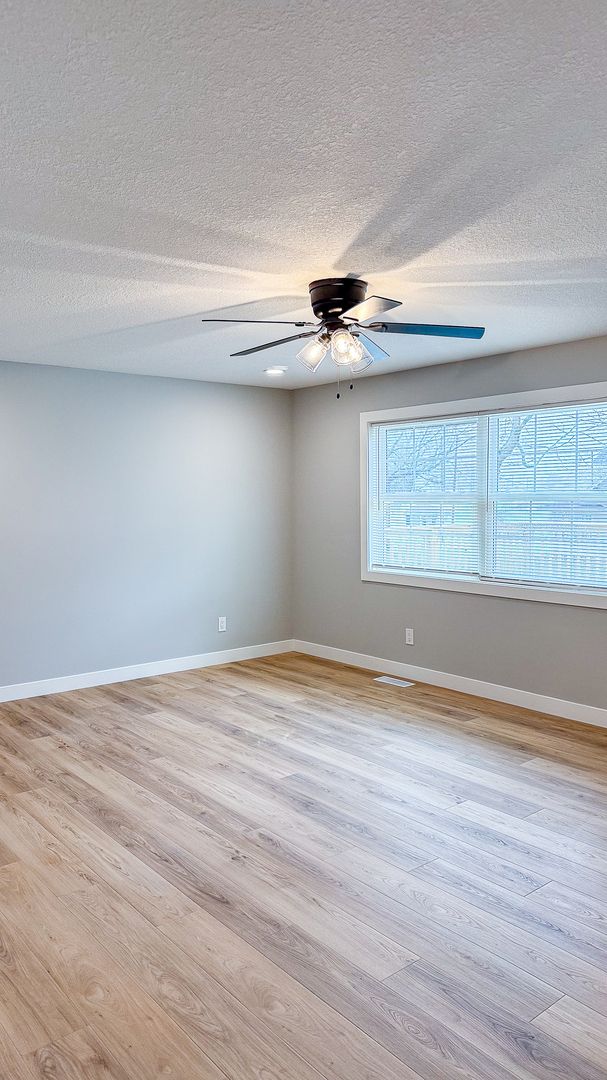 103 W 2nd Street, Broadlands, IL 61816