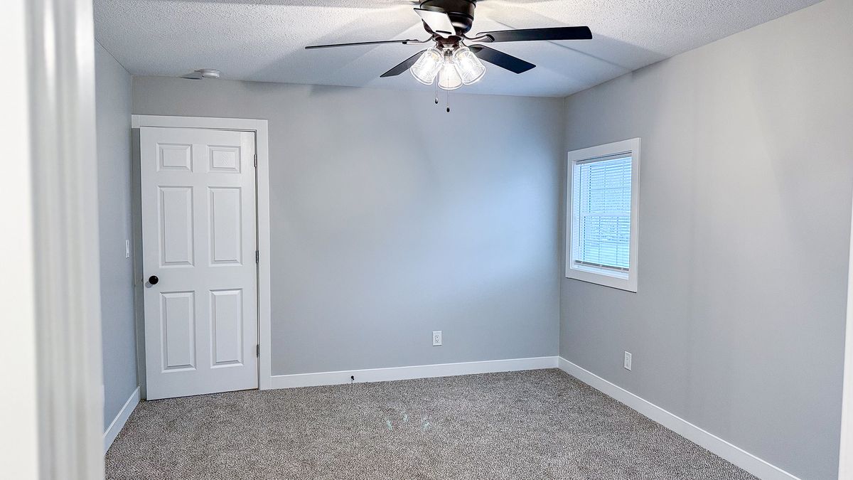 103 W 2nd Street, Broadlands, IL 61816