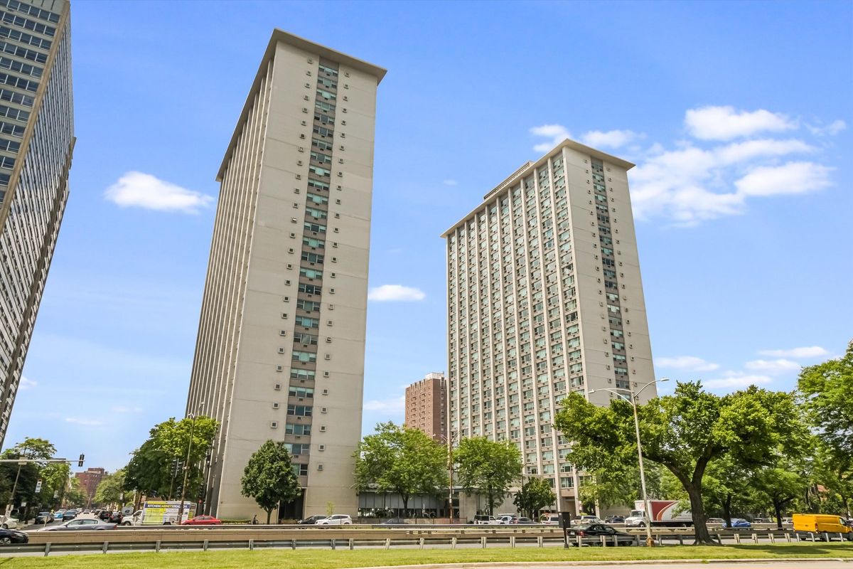 3600 Lake Shore Drive, Chicago, IL 60613