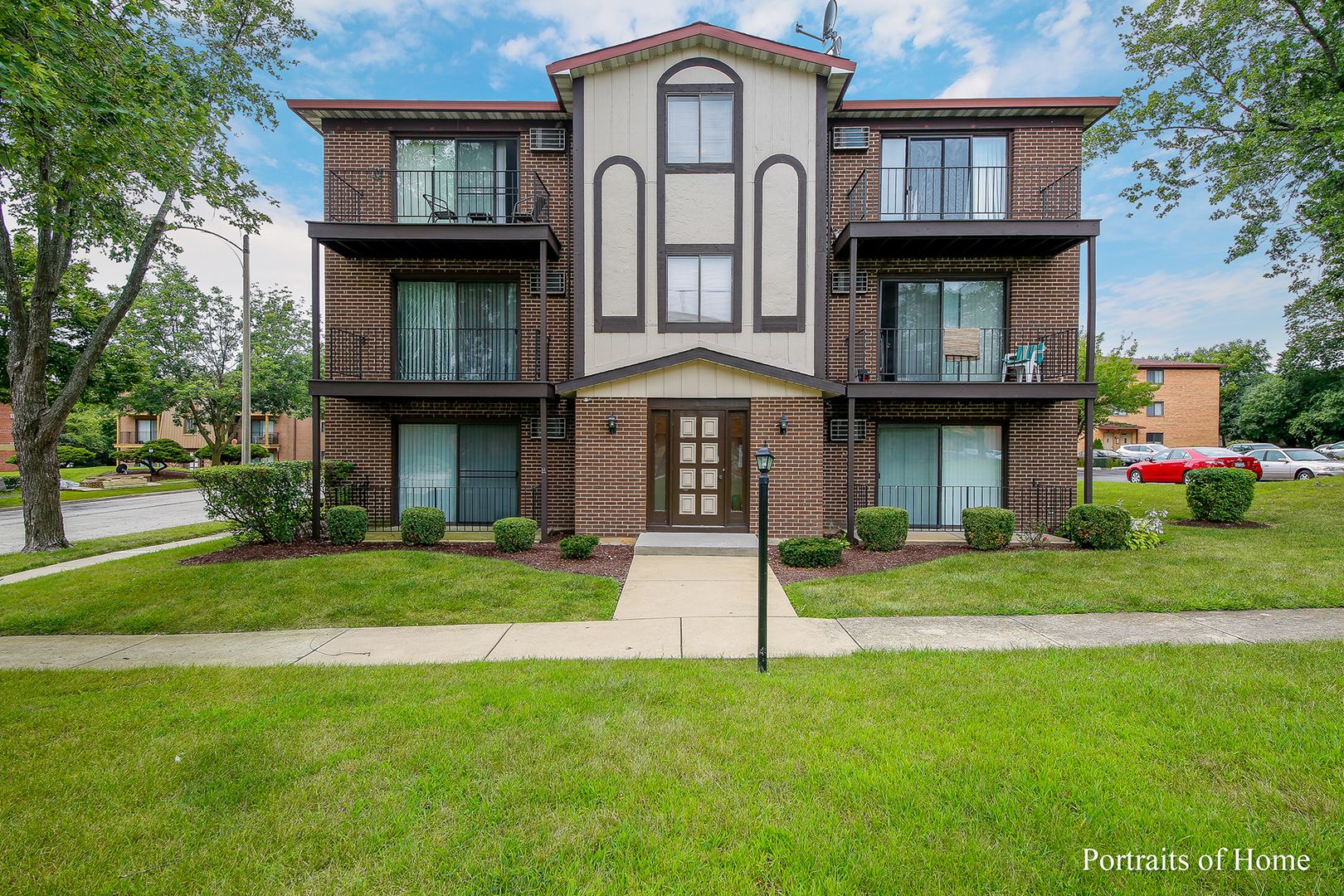 624 W 65th Street #6 — Westmont, IL 60559