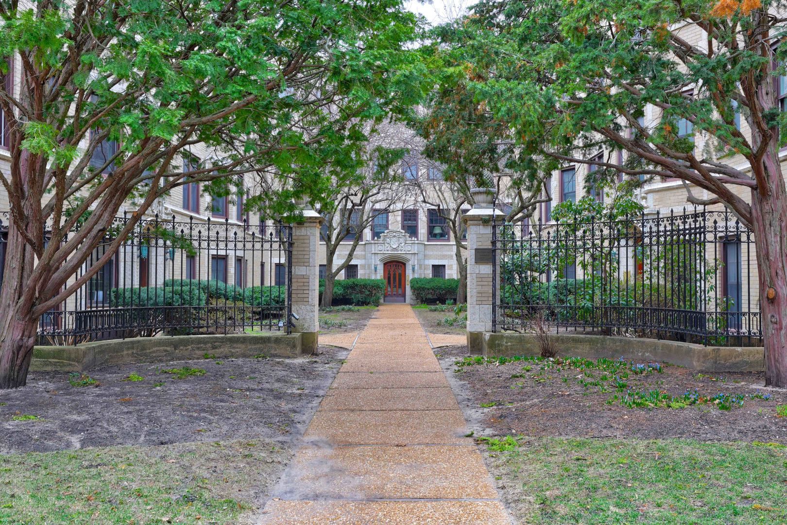 826 Judson Avenue #4 — Evanston, IL 60202