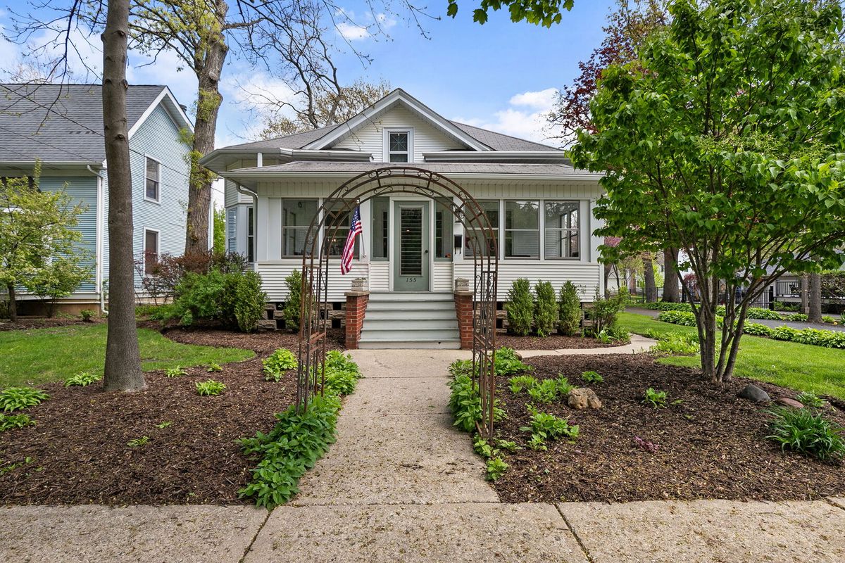 155 Slusser Street, Grayslake, IL 60030